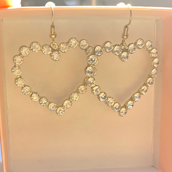 Heart Shape Earrings Brand New - Picture 2 of 3